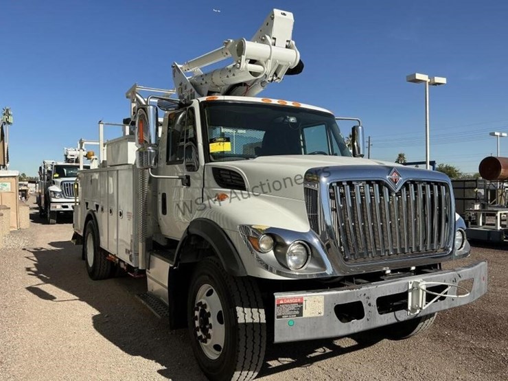 2015-international-7400-image-4