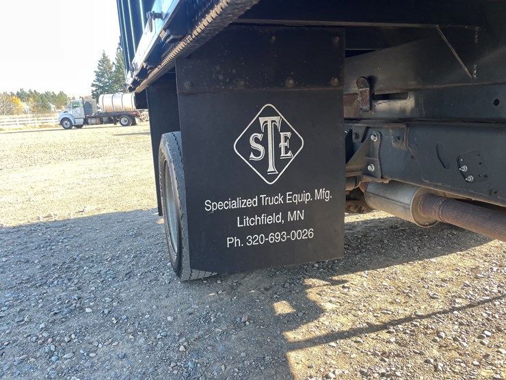 2010-ford-f550-image-13