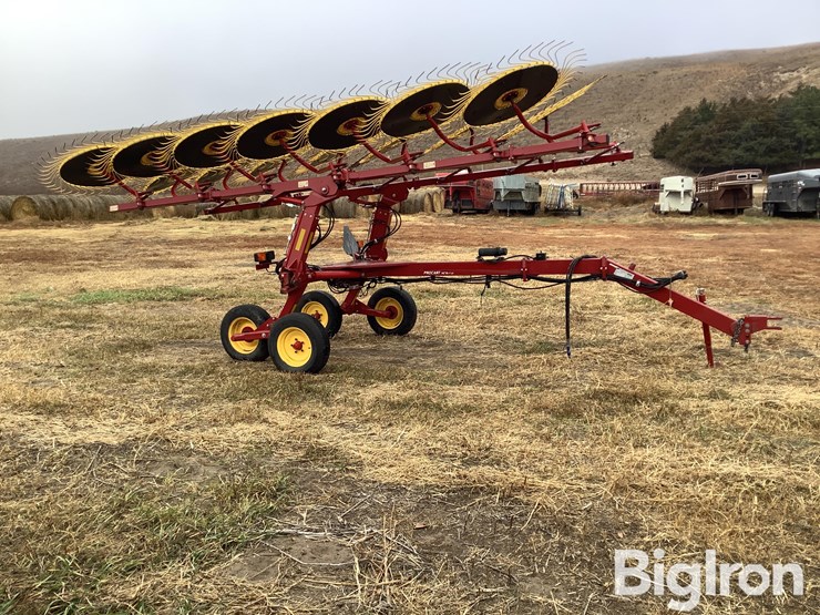 2018-new-holland-14-image-4