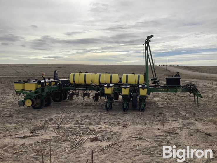 john-deere-7200-image-4