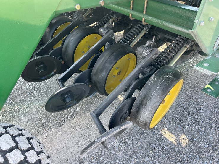 john-deere-750-image-10