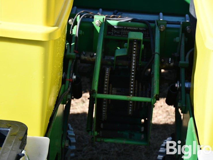 john-deere-7200-image-16