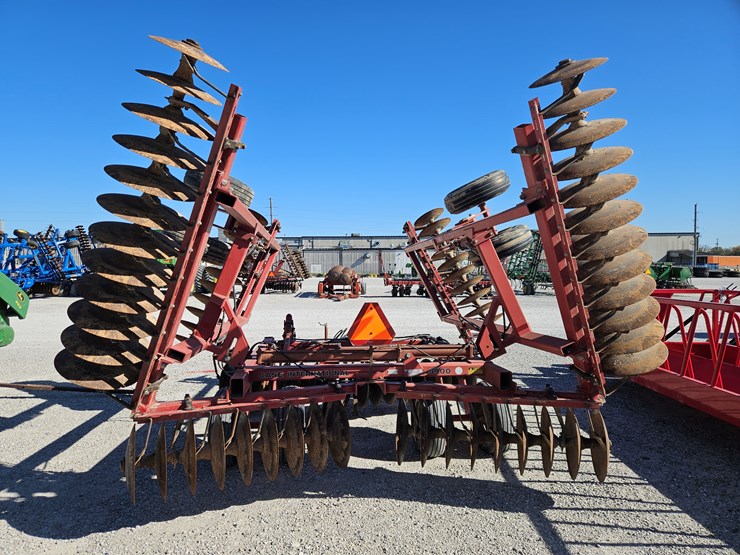 case-ih-3900-image-7