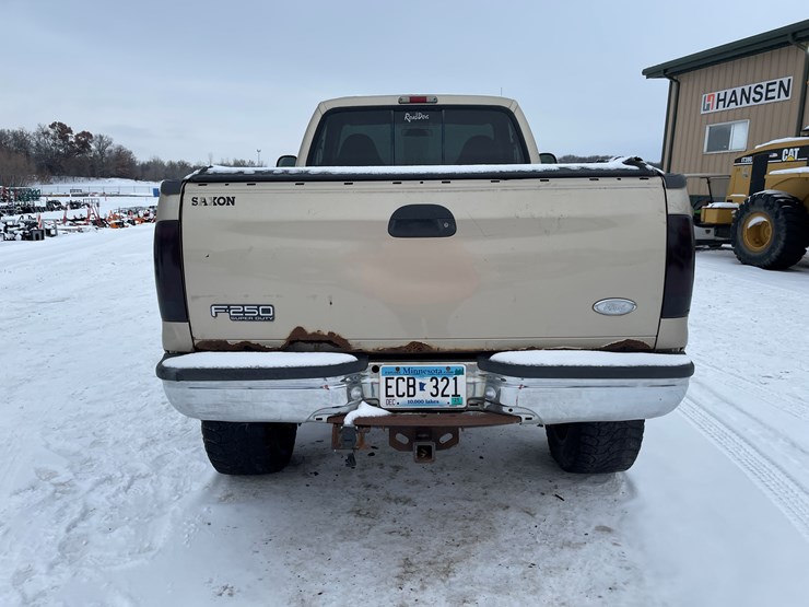 #1165-•-2000-ford-f250-pickup-truck-**non-runner**-(has-mn-title)-image-4