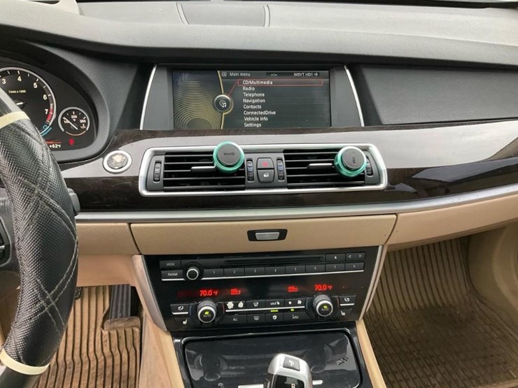 #2053-•-2010-bmw-550gt-car*-image-58