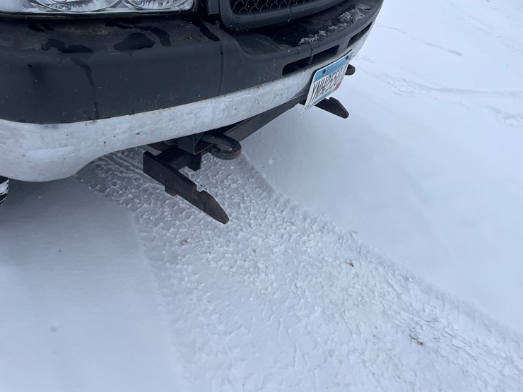 #1169-•-2001-chevrolet-3500-dump-box-truck-(has-mn-title)-image-5