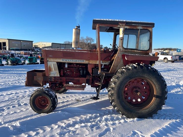#1007-•-international-966-farmall-image-2