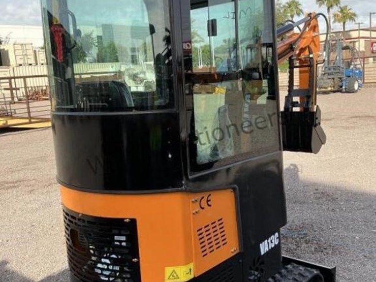 2025-miva-13c-mini-excavator-image-4