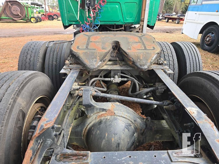 2013-international-prostar-image-16