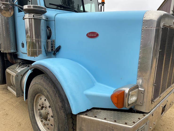 peterbilt-357-image-14
