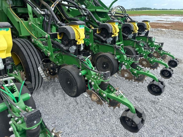 john-deere-1790-image-42