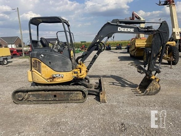 2012-deere-35d-image-1