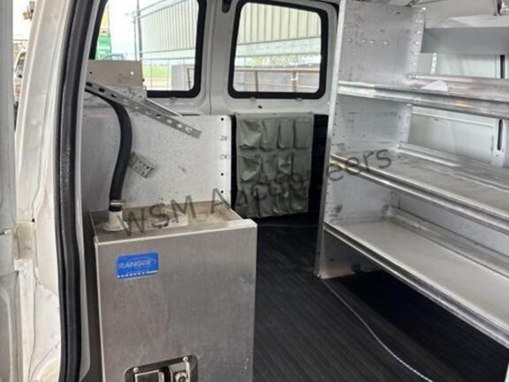 2014-chevrolet-express-2500-image-12