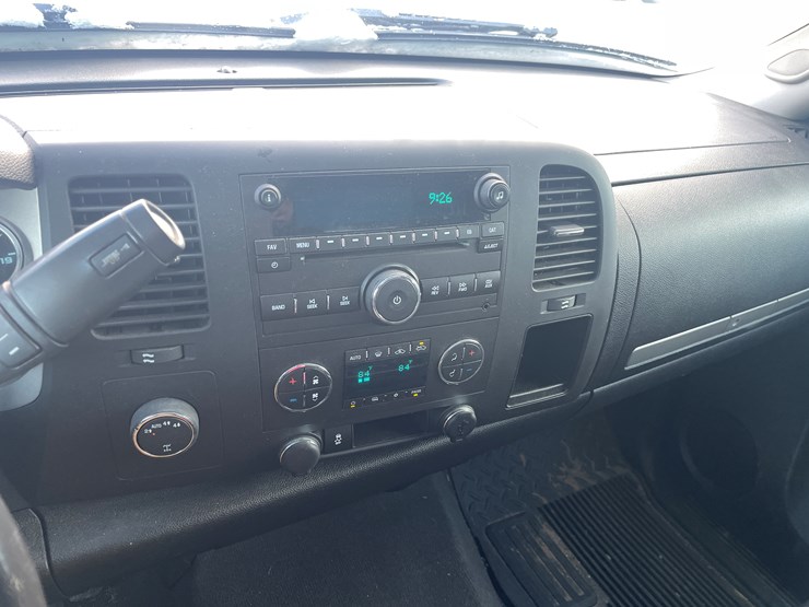 #1158-•-2013-silverado-1500-pickup-truck-(has-mn-title)-image-23