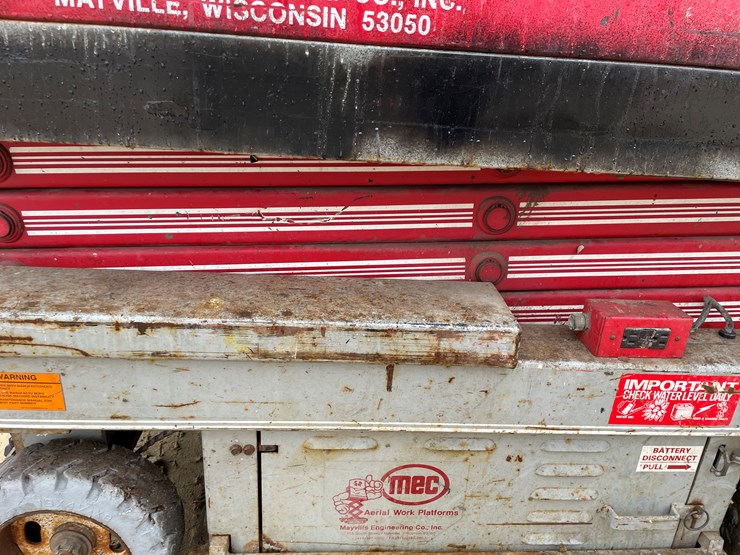 #300-•-1996-mec-scissor-lift-image-19