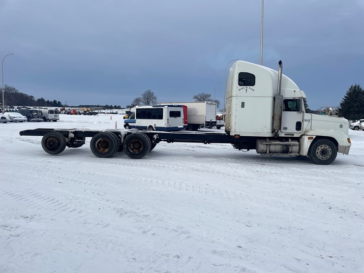 #1154-•-1996-freightliner-truck-tractor-(has-mn-reconstructed-title)-image-6