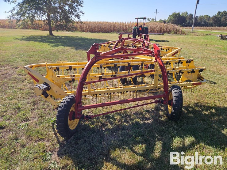 new-holland-258-image-6