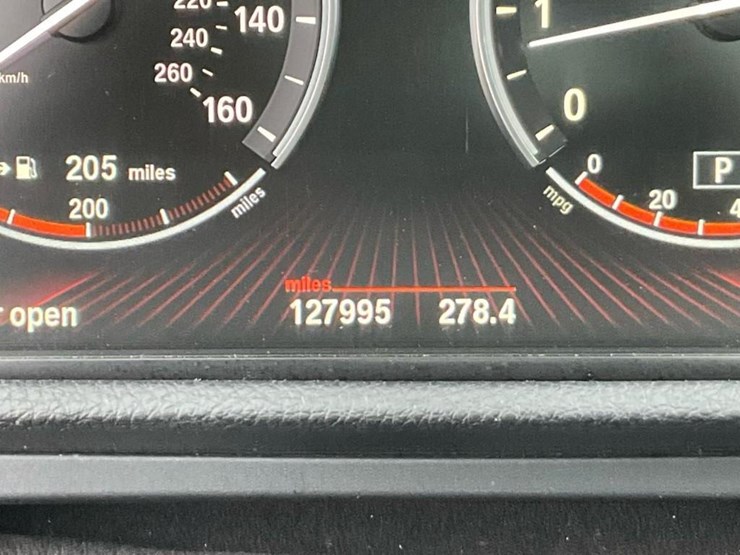 #2053-•-2010-bmw-550gt-car*-image-52