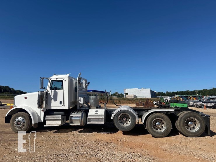 2012-peterbilt-367-image-3