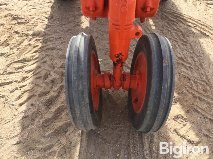 1944-case-sc-2wd-tractor-image-10