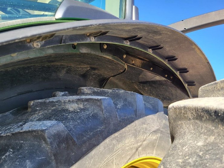 john-deere-8335r-image-22