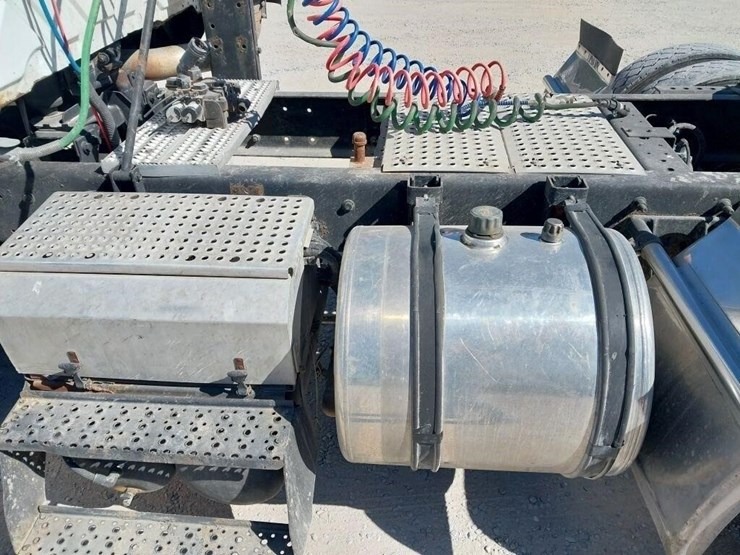 2006-international-8600-image-13