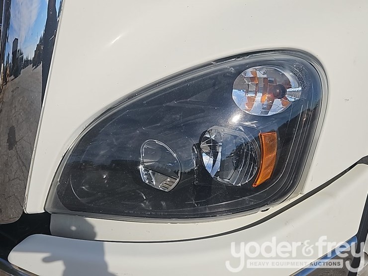 2018-freightliner-cascadia-image-19