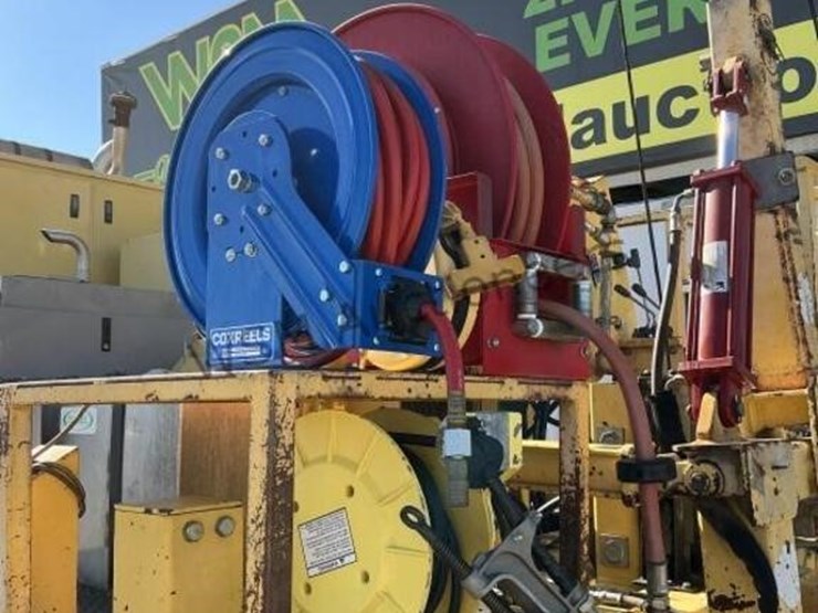 2009-international-7400-image-10