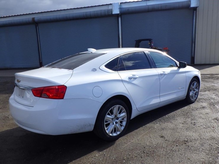 2017-chevrolet-impala-sedan-image-3