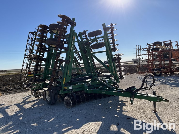 great-plains-3000tt-image-3