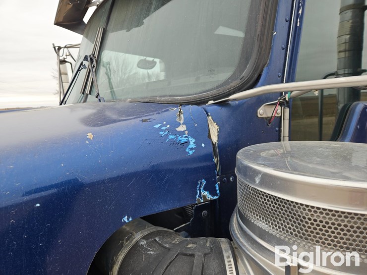 2005-kenworth-w900b-image-16