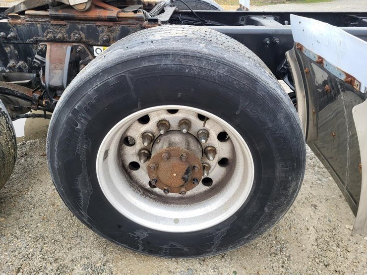 2012-peterbilt-386-image-31