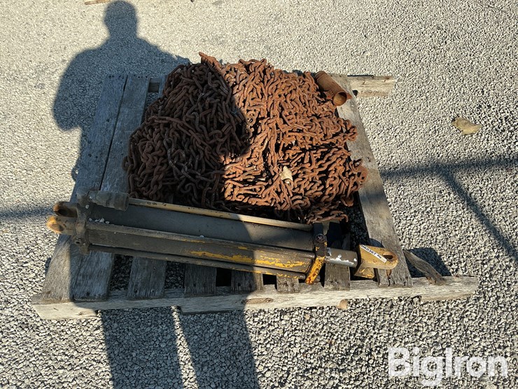 motor-grader-tire-chains-image-2