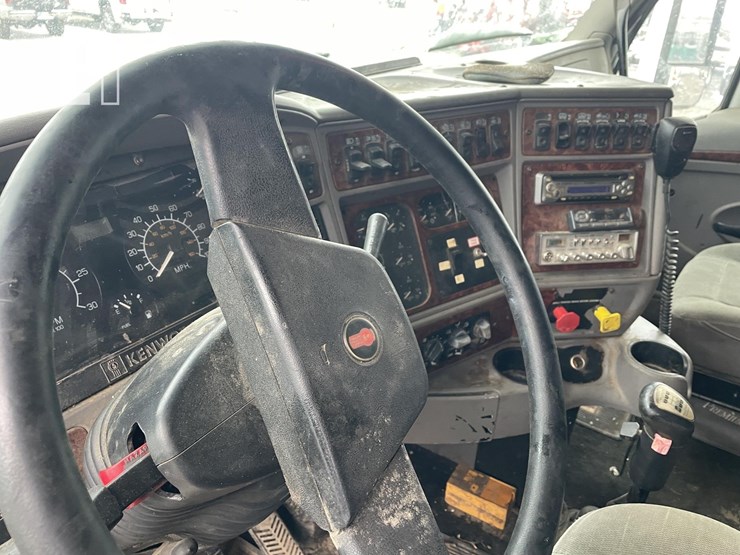 kenworth-t2000-image-31