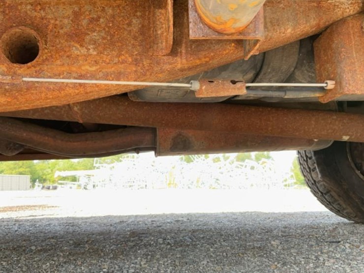 2005-chevrolet-silverado-2500hd-image-28