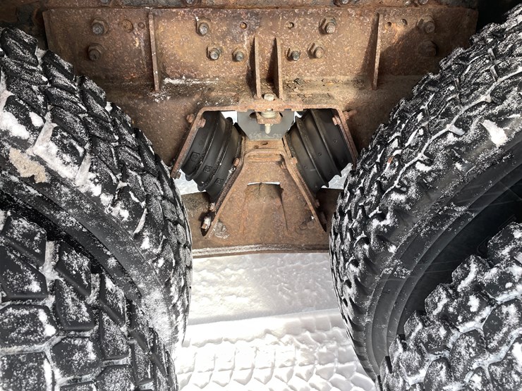 #1164-•-2004-sterling-plow-truck-(has-mn-title)-image-26