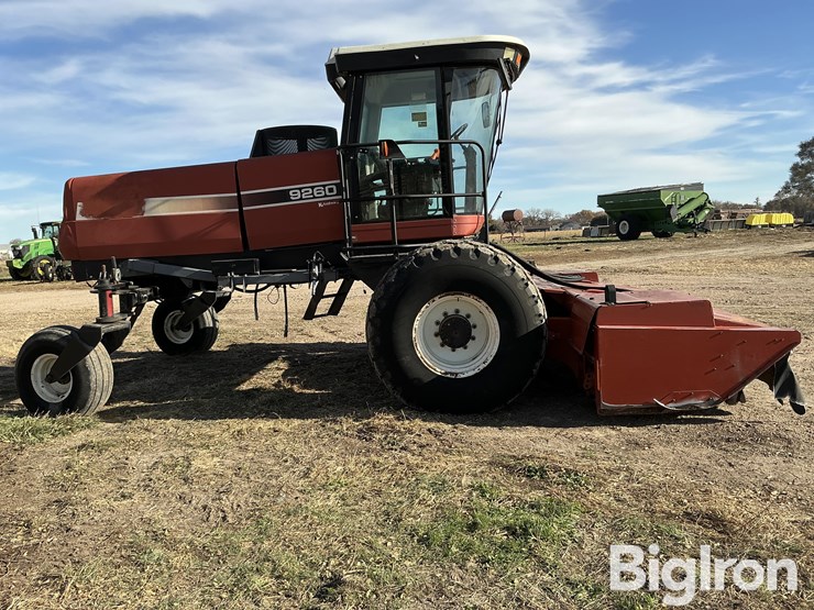 hesston-9260-image-4