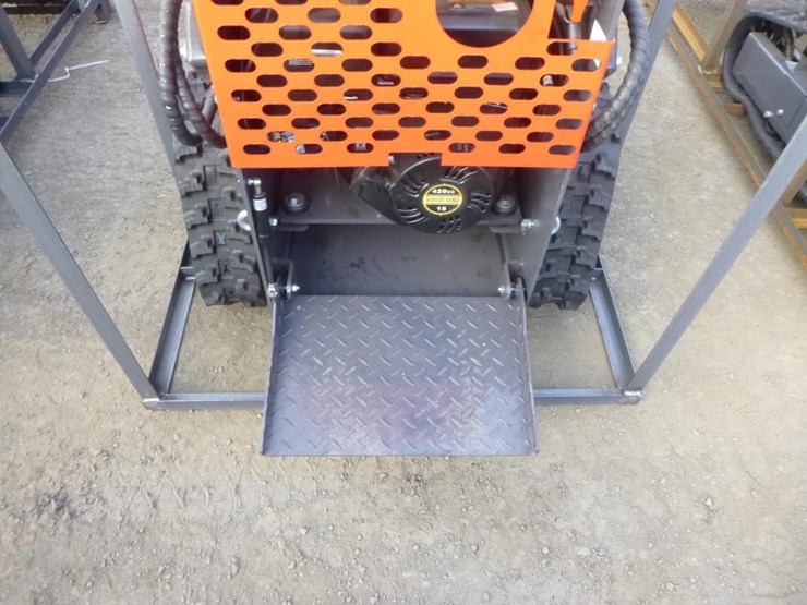 2025-agt-ysrt14-skid-steer-track-loader-image-11