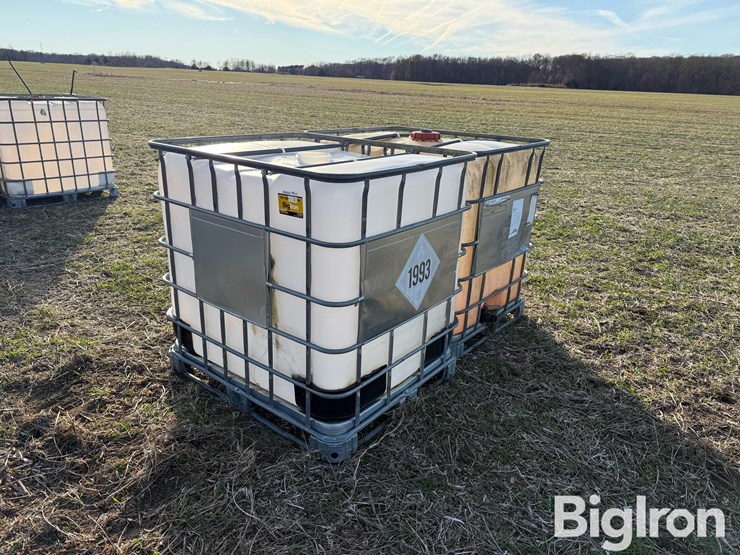 poly-265-gal-containers-image-1
