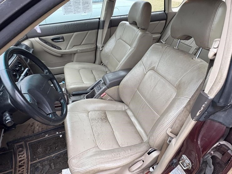 2001-subaru-outback-limited-car-image-9