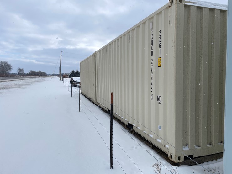 #107-•-20'-shipping-container-image-4