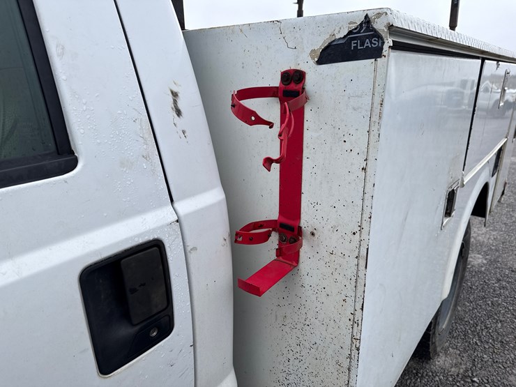 ford-f550-xl-image-19