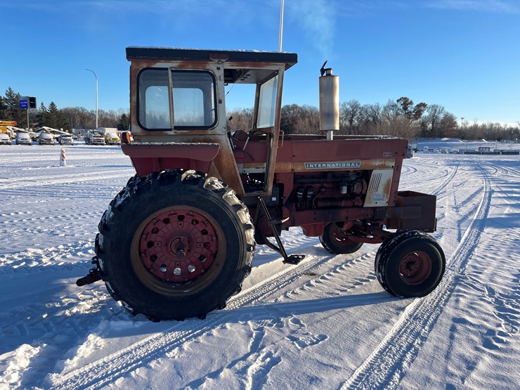 #1007-•-international-966-farmall-image-6