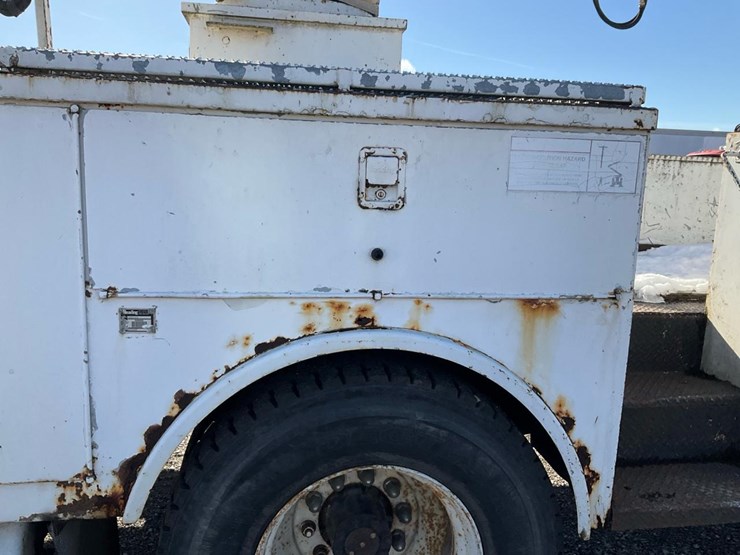 2001-international-4900-image-46