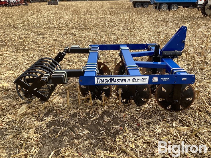 2023-unverferth-trackmaster-ii-pivot-track-closer-image-4