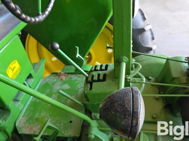 john-deere-b-image-13