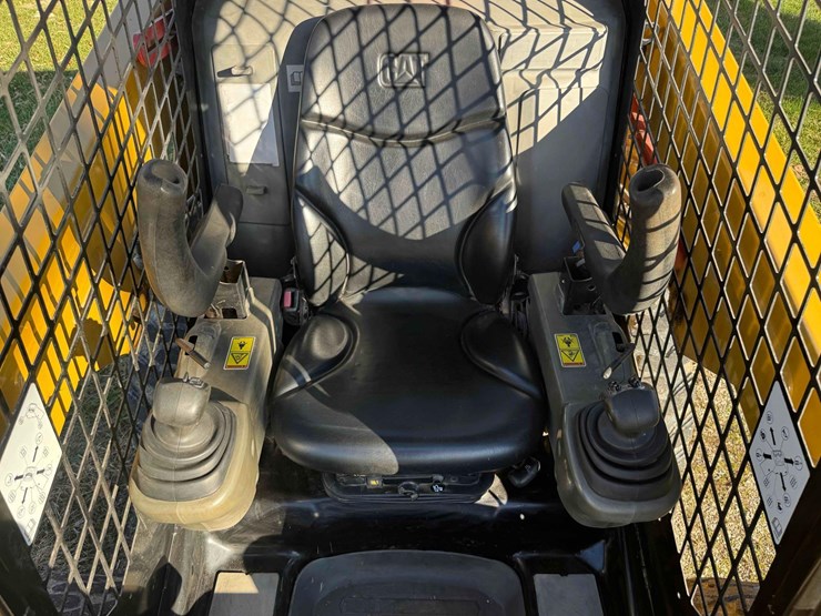 caterpillar-236d-image-26