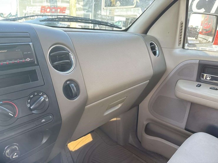 2004-ford-f150-xlt-image-23