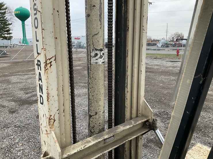 #1355-•-ingersoll-rand-706f-forklift-image-20