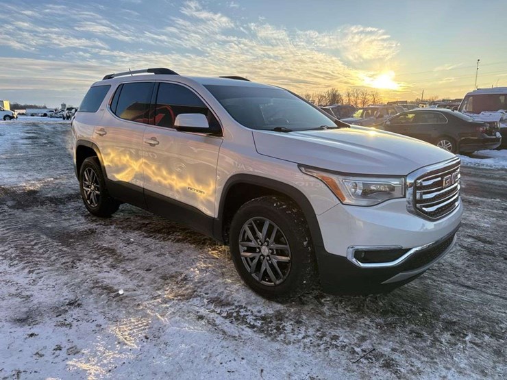 2017-gmc-acadia-slt-image-6
